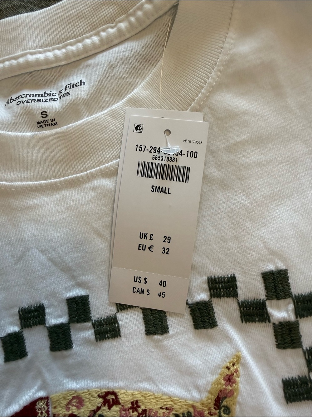 NWT Abercrombie & Fitch Oversized Embroidered Fish Graphic Tee | White | S - Picture 7 of 7